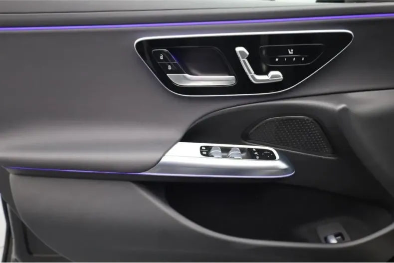 Mercedes-Benz E 450 din 2023 cu 6.450 km - oferta MER151917 - foto 8