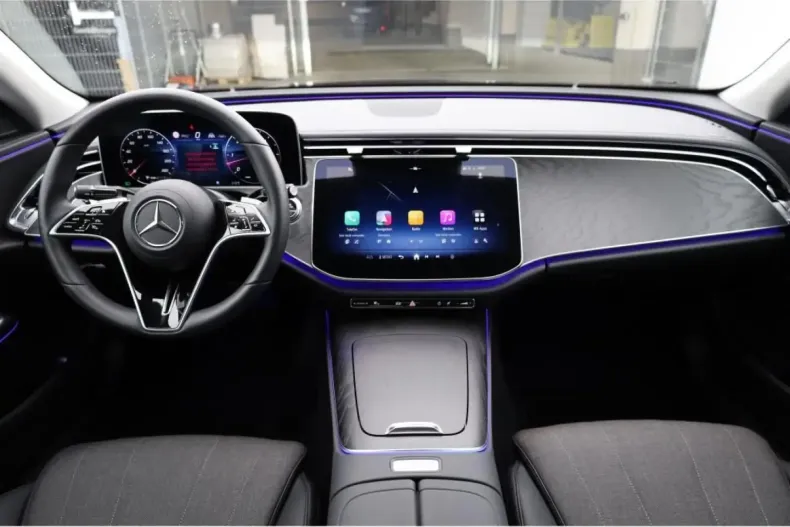 Mercedes-Benz E 450 din 2023 cu 6.450 km - oferta MER151917 - foto 12