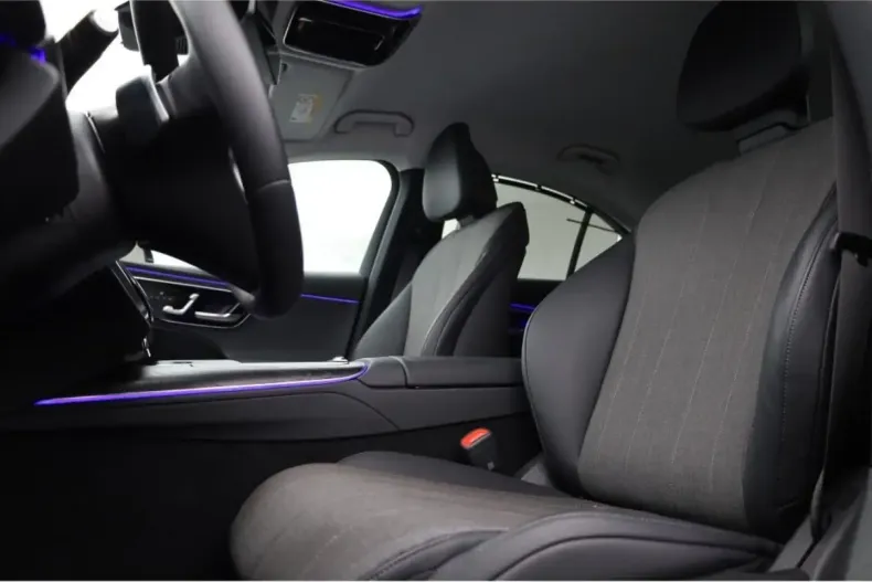 Mercedes-Benz E 450 din 2023 cu 6.450 km - oferta MER151917 - foto 23