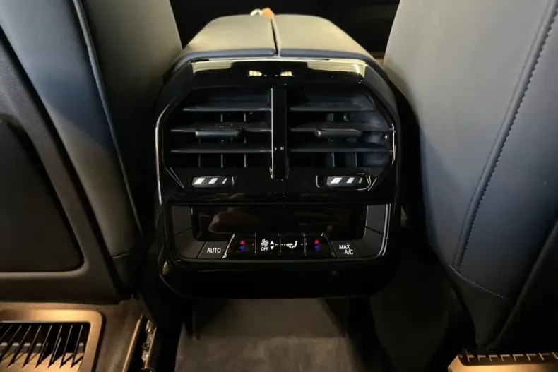 BMW iX din 2023 cu 40.699 km - oferta BMW151922 - foto 13