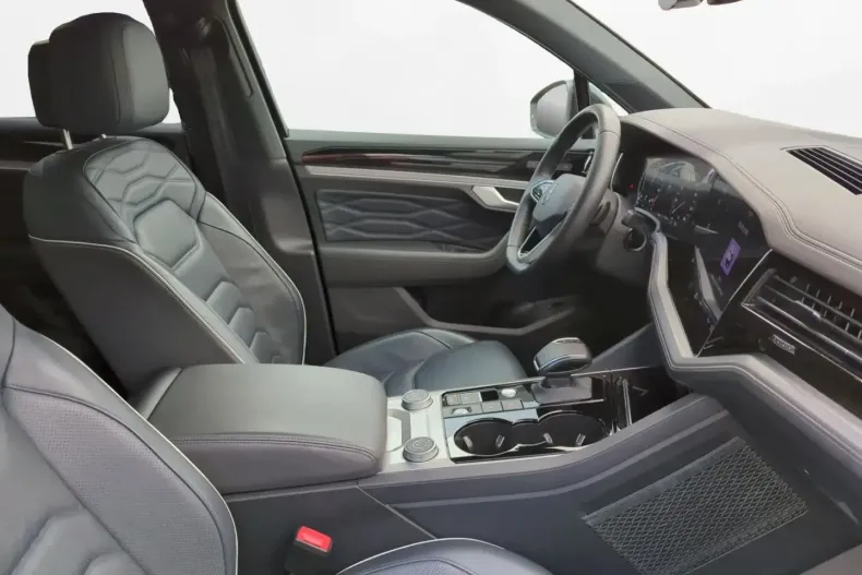 Volkswagen Touareg din 2022 cu 76.800 km - oferta VOL151923 - foto 11