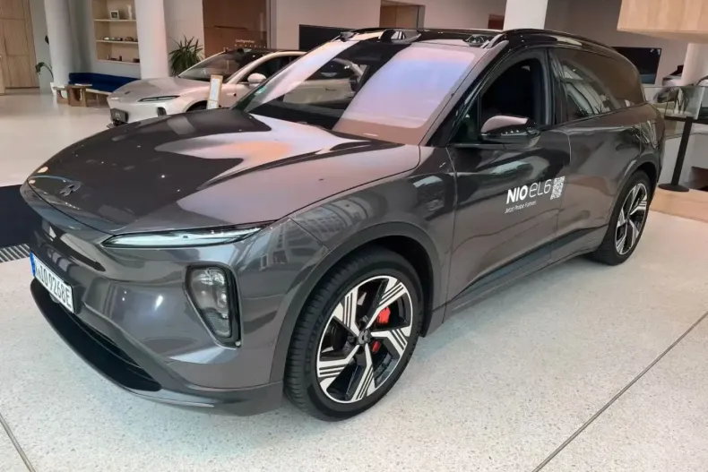 NIO EL6 din 2023 cu 32.491 km - oferta NIO151936 - foto 2