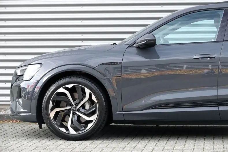 Audi Q8 e-tron din 2024 cu 35.113 km - oferta AUD151951 - foto 5