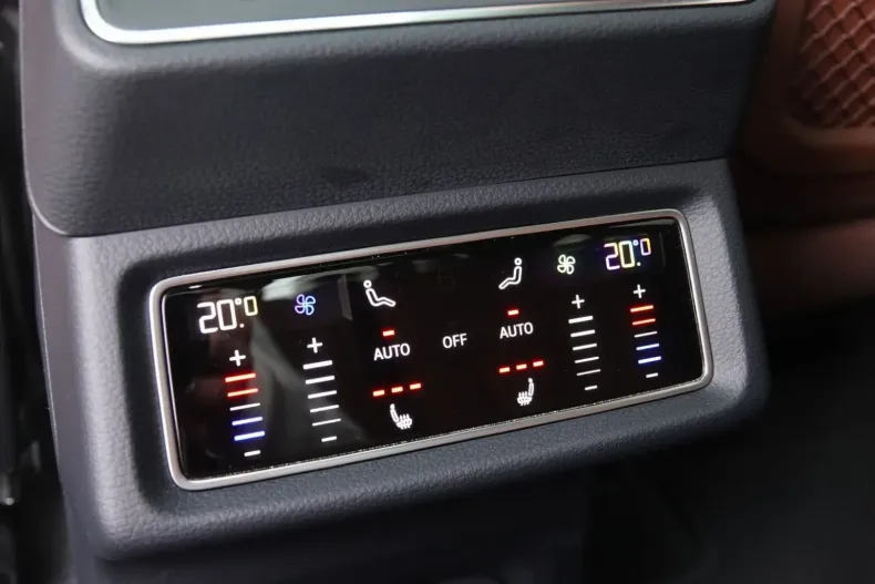 Audi Q8 e-tron din 2024 cu 35.113 km - oferta AUD151951 - foto 9