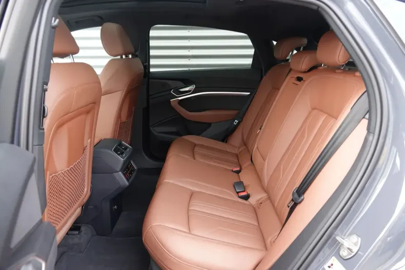 Audi Q8 e-tron din 2024 cu 35.113 km - oferta AUD151951 - foto 10