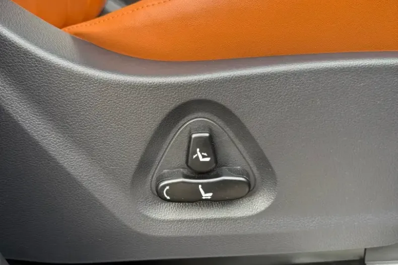 Ssangyong MUSSO din 2023 cu 12.000 km - oferta SSA151977 - foto 26