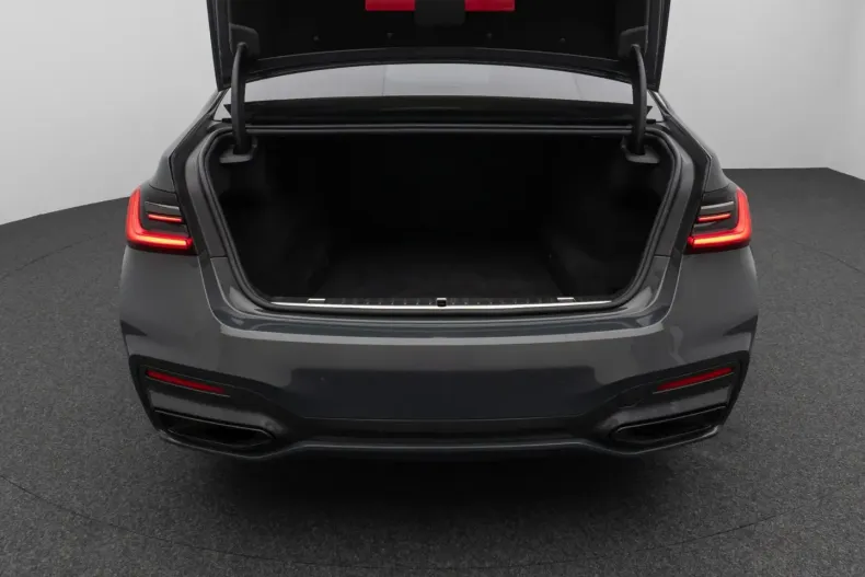 BMW 740 din 2021 cu 97.500 km - oferta BMW151996 - foto 12