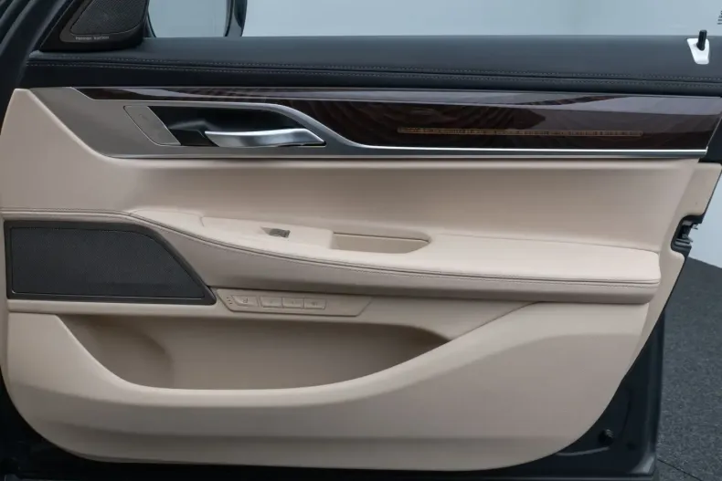 BMW 740 din 2021 cu 97.500 km - oferta BMW151996 - foto 31