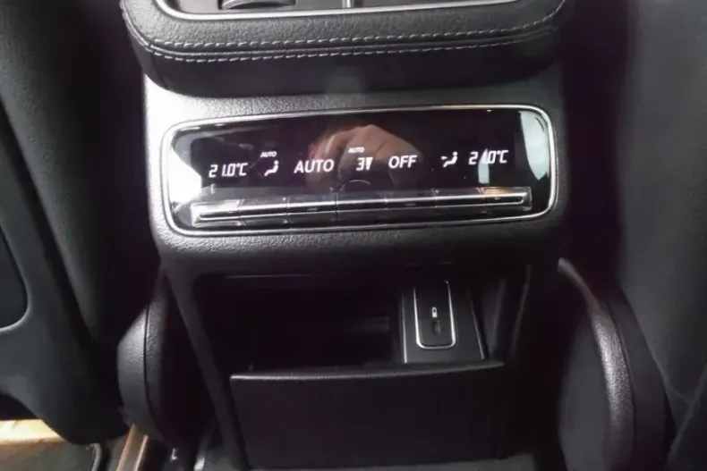 Mercedes-Benz GLE 450 din 2020 cu 69.000 km - oferta MER152008 - foto 17