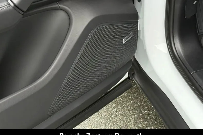 Porsche Cayenne din 2024 cu 12.300 km - oferta POR152017 - foto 28