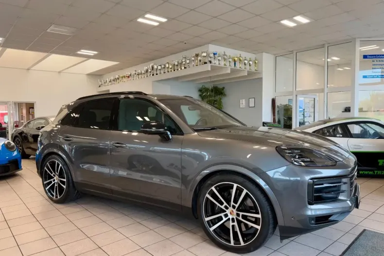 Porsche Cayenne din 2023 cu 29.987 km - oferta POR152019 - foto 1