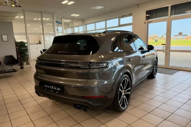 Porsche Cayenne din 2023 cu 29.987 km - oferta POR152019 - foto 5