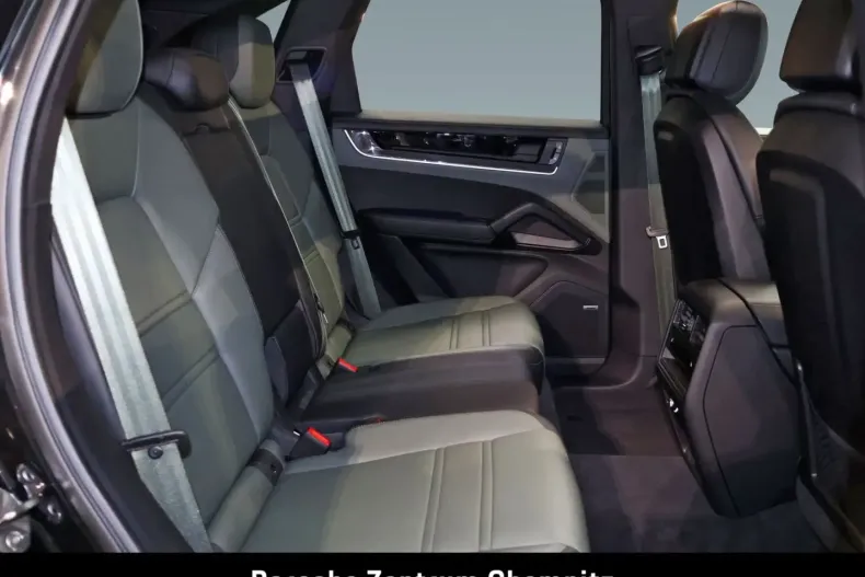 Porsche Cayenne din 2025 cu 13.800 km - oferta POR152020 - foto 8