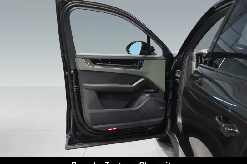 Porsche Cayenne din 2025 cu 13.800 km - oferta POR152020 - foto 10