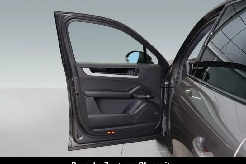 Porsche Cayenne din 2025 cu 17.900 km - oferta POR152024 - foto 10