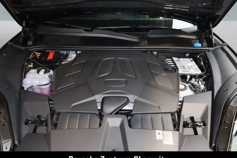 Porsche Cayenne din 2025 cu 17.900 km - oferta POR152024 - foto 37