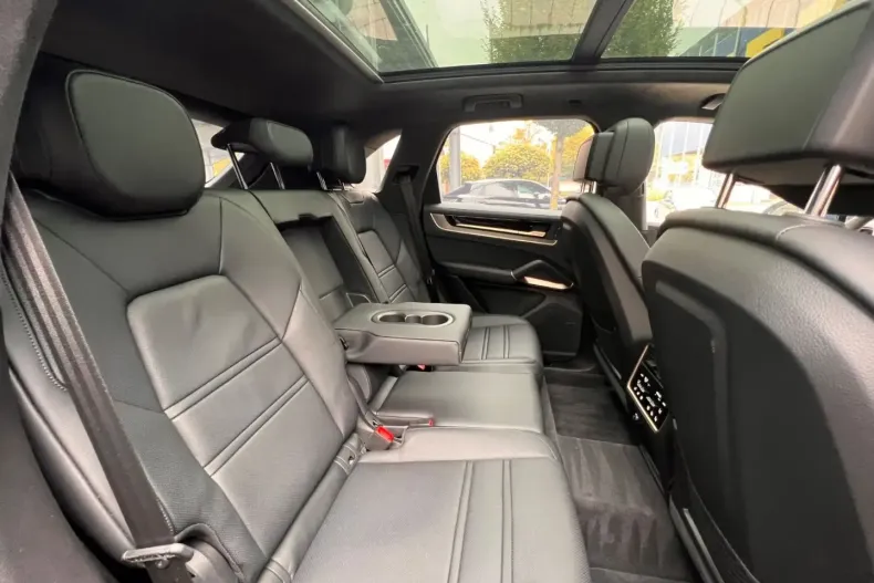 Porsche Cayenne din 2024 cu 14.600 km - oferta POR152026 - foto 20