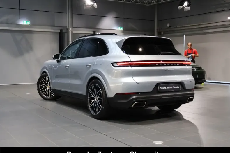 Porsche Cayenne din 2024 cu 22.360 km - oferta POR152039 - foto 3