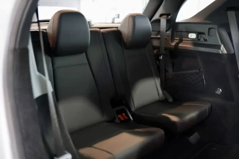 Mercedes-Benz GLE 450 din 2024 cu 30.000 km - oferta MER152050 - foto 14