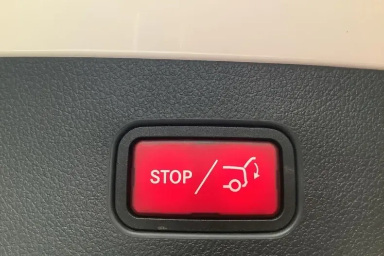 Mercedes-Benz GLC 200 din 2024 cu 9.598 km - oferta MER152057 - foto 17