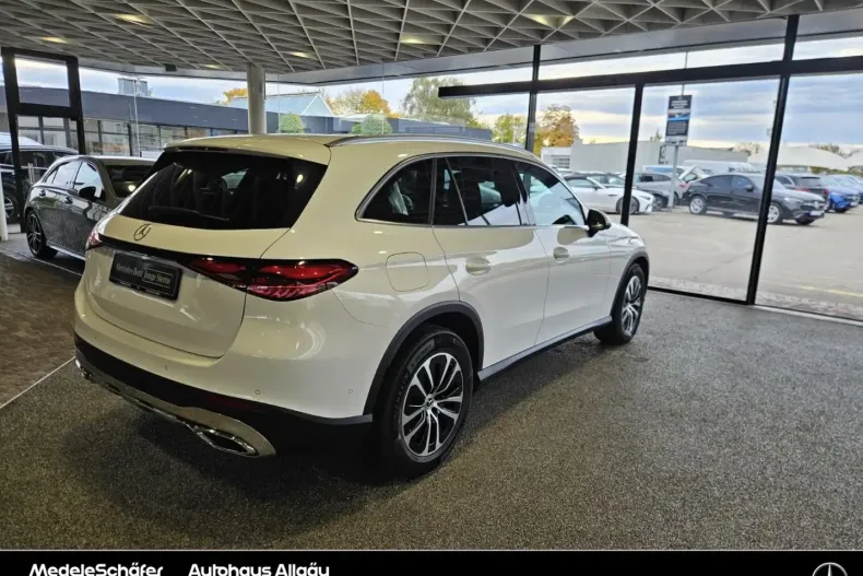 Mercedes-Benz GLC 220 din 2023 cu 40.895 km - oferta MER152061 - foto 4