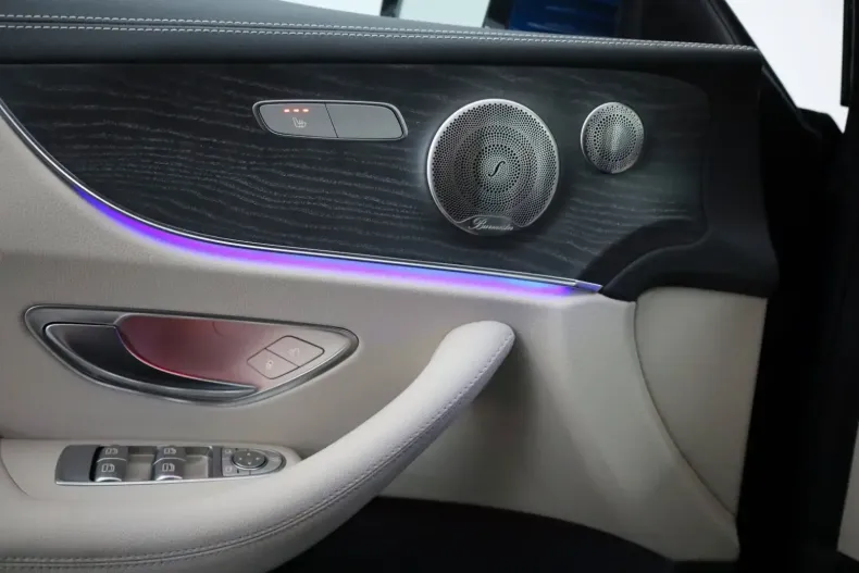 Mercedes-Benz E 200 din 2021 cu 46.400 km - oferta MER152070 - foto 22