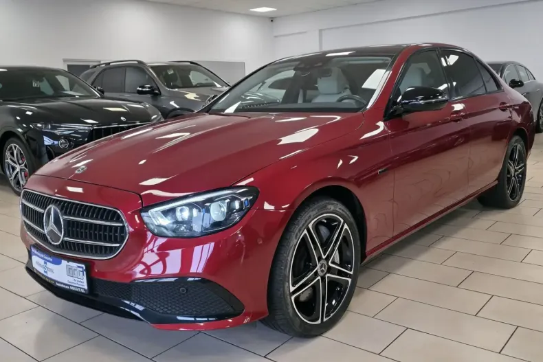 Mercedes-Benz E 300 din 2020 cu 10.104 km - oferta MER152072 - foto 1