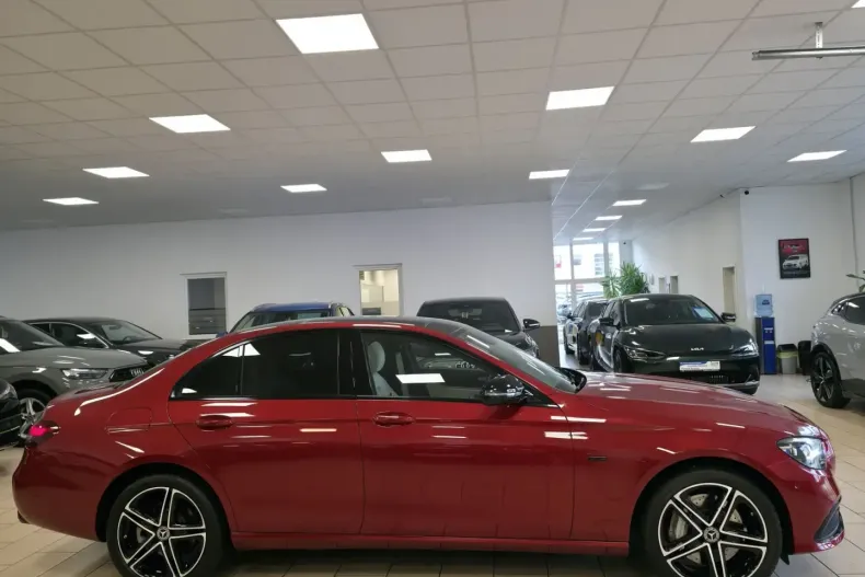 Mercedes-Benz E 300 din 2020 cu 10.104 km - oferta MER152072 - foto 4