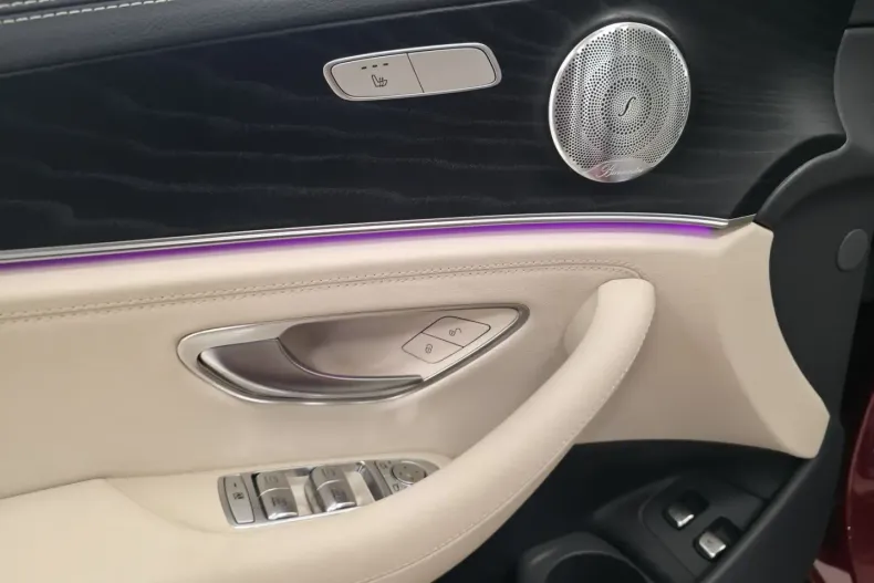 Mercedes-Benz E 300 din 2020 cu 10.104 km - oferta MER152072 - foto 13