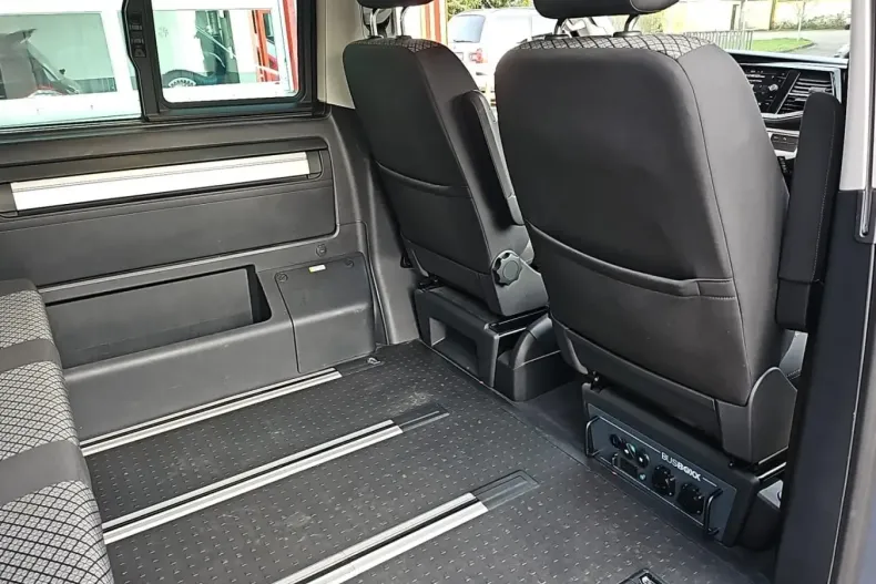 Volkswagen T6 California din 2023 cu 67.400 km - oferta VOL152074 - foto 8