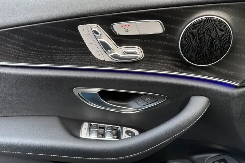 Mercedes-Benz E 300 din 2021 cu 45.934 km - oferta MER152076 - foto 10