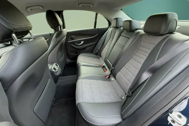 Mercedes-Benz E 300 din 2021 cu 45.934 km - oferta MER152076 - foto 11