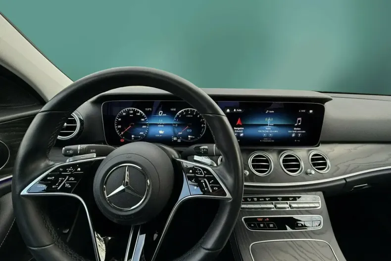 Mercedes-Benz E 300 din 2021 cu 45.934 km - oferta MER152076 - foto 12