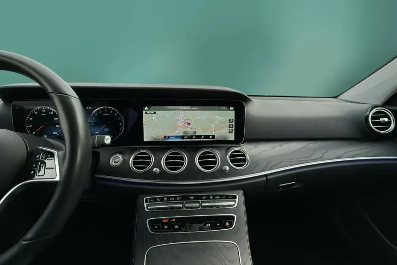 Mercedes-Benz E 300 din 2021 cu 45.934 km - oferta MER152076 - foto 14