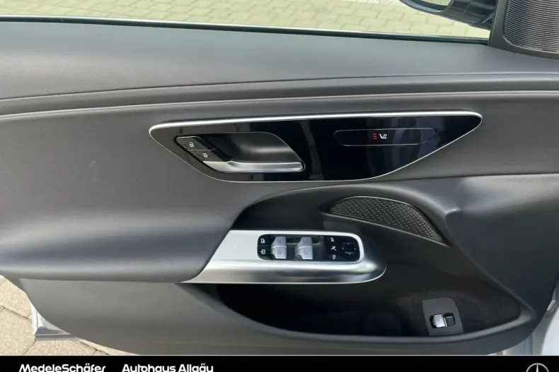 Mercedes-Benz E 300 din 2023 cu 17.500 km - oferta MER152077 - foto 9