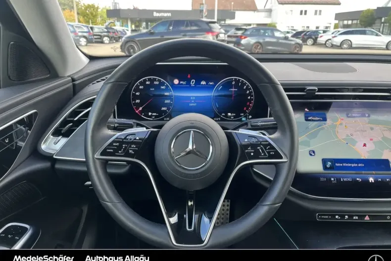 Mercedes-Benz E 300 din 2023 cu 17.500 km - oferta MER152077 - foto 11