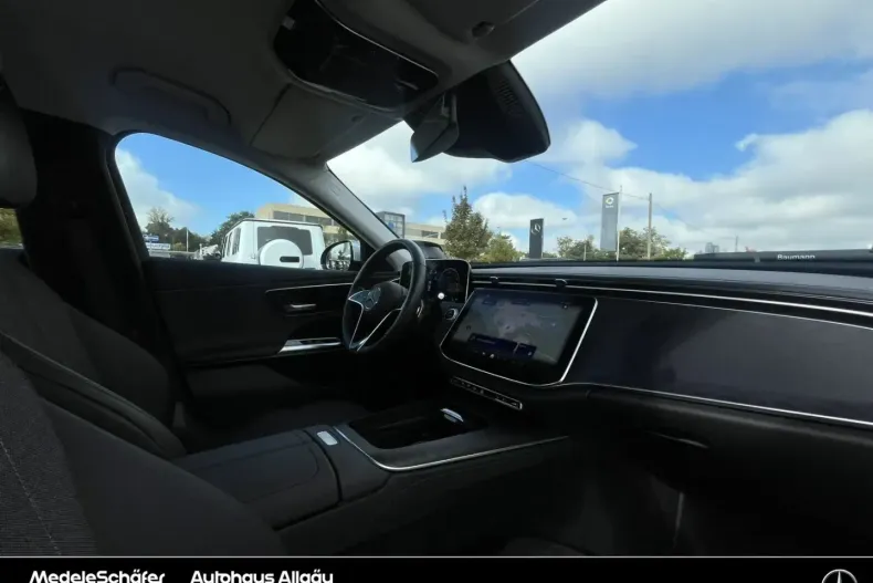 Mercedes-Benz E 300 din 2023 cu 17.500 km - oferta MER152077 - foto 14