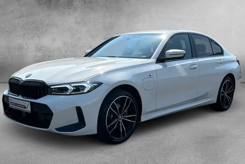 BMW 330 din 2024 cu 20.107 km - oferta BMW152086 - foto 1