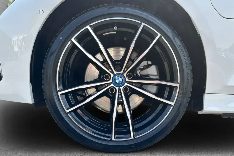 BMW 330 din 2024 cu 20.107 km - oferta BMW152086 - foto 4