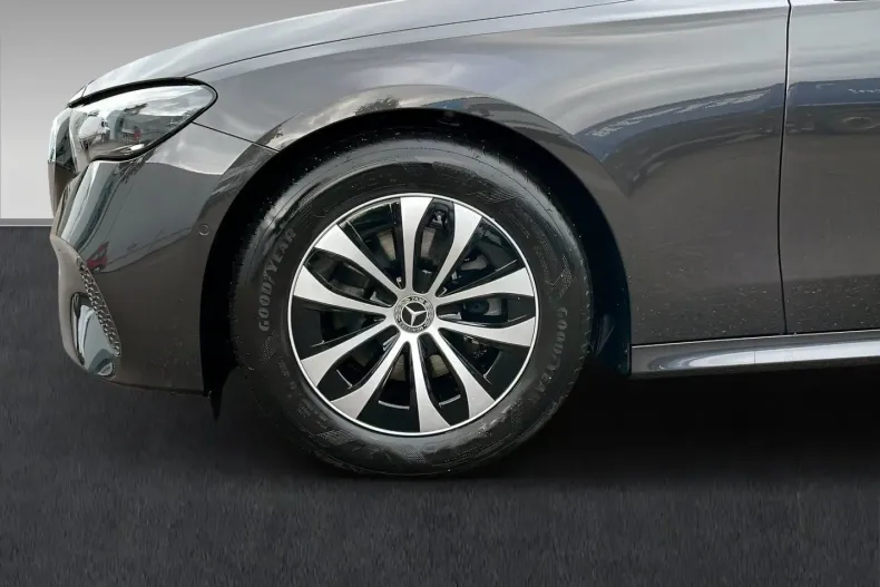 Mercedes-Benz E 220 din 2024 cu 13.097 km - oferta MER152089 - foto 4
