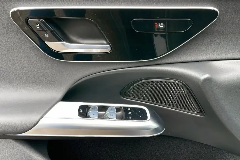 Mercedes-Benz E 220 din 2024 cu 13.097 km - oferta MER152089 - foto 12