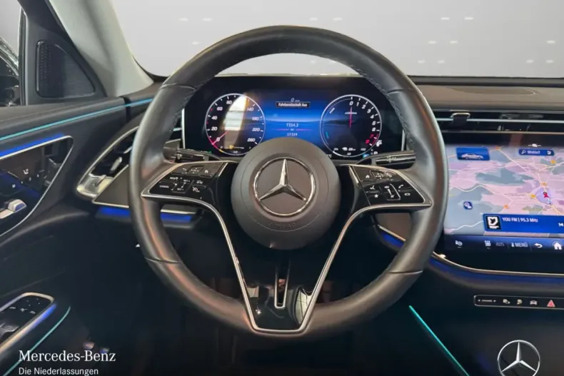 Mercedes-Benz E 300 din 2024 cu 17.313 km - oferta MER152094 - foto 11