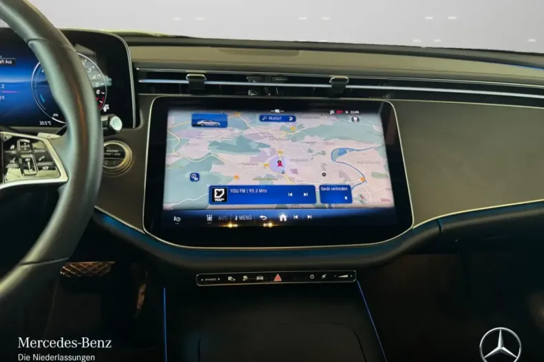 Mercedes-Benz E 300 din 2024 cu 17.313 km - oferta MER152094 - foto 13