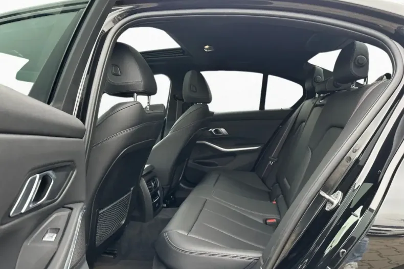 BMW 320 din 2023 cu 56.900 km - oferta BMW152096 - foto 6