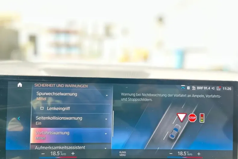 BMW 330 din 2024 cu 23.658 km - oferta BMW152100 - foto 30