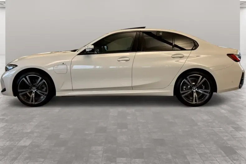 BMW 330 din 2024 cu 16.916 km - oferta BMW152101 - foto 3