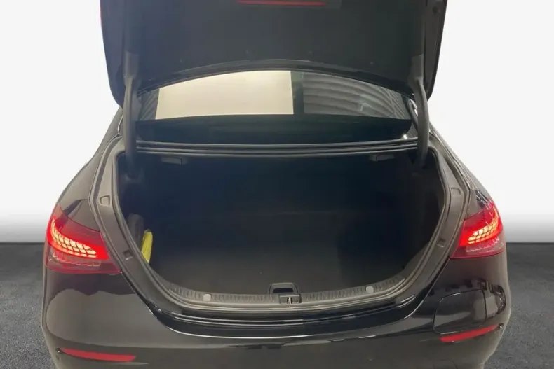 Mercedes-Benz E 300 din 2021 cu 65.474 km - oferta MER152110 - foto 5