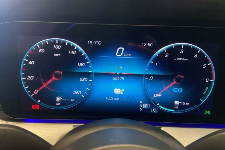 Mercedes-Benz E 300 din 2021 cu 65.474 km - oferta MER152110 - foto 10