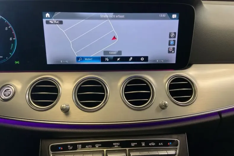 Mercedes-Benz E 300 din 2021 cu 65.474 km - oferta MER152110 - foto 11