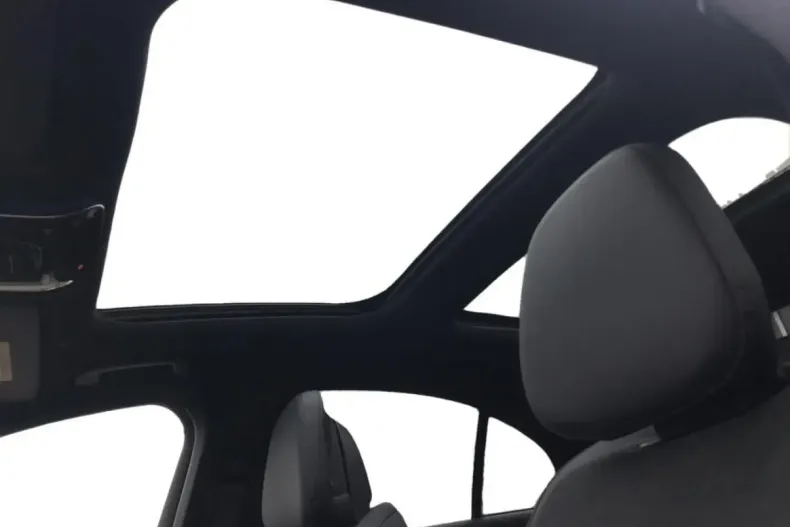 Mercedes-Benz E 300 din 2024 cu 18.795 km - oferta MER152111 - foto 13